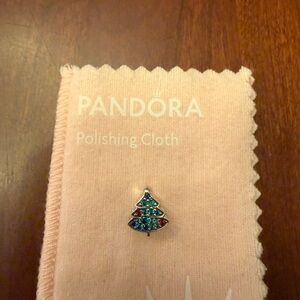 NWOT Pandora Christmas Tree Charm